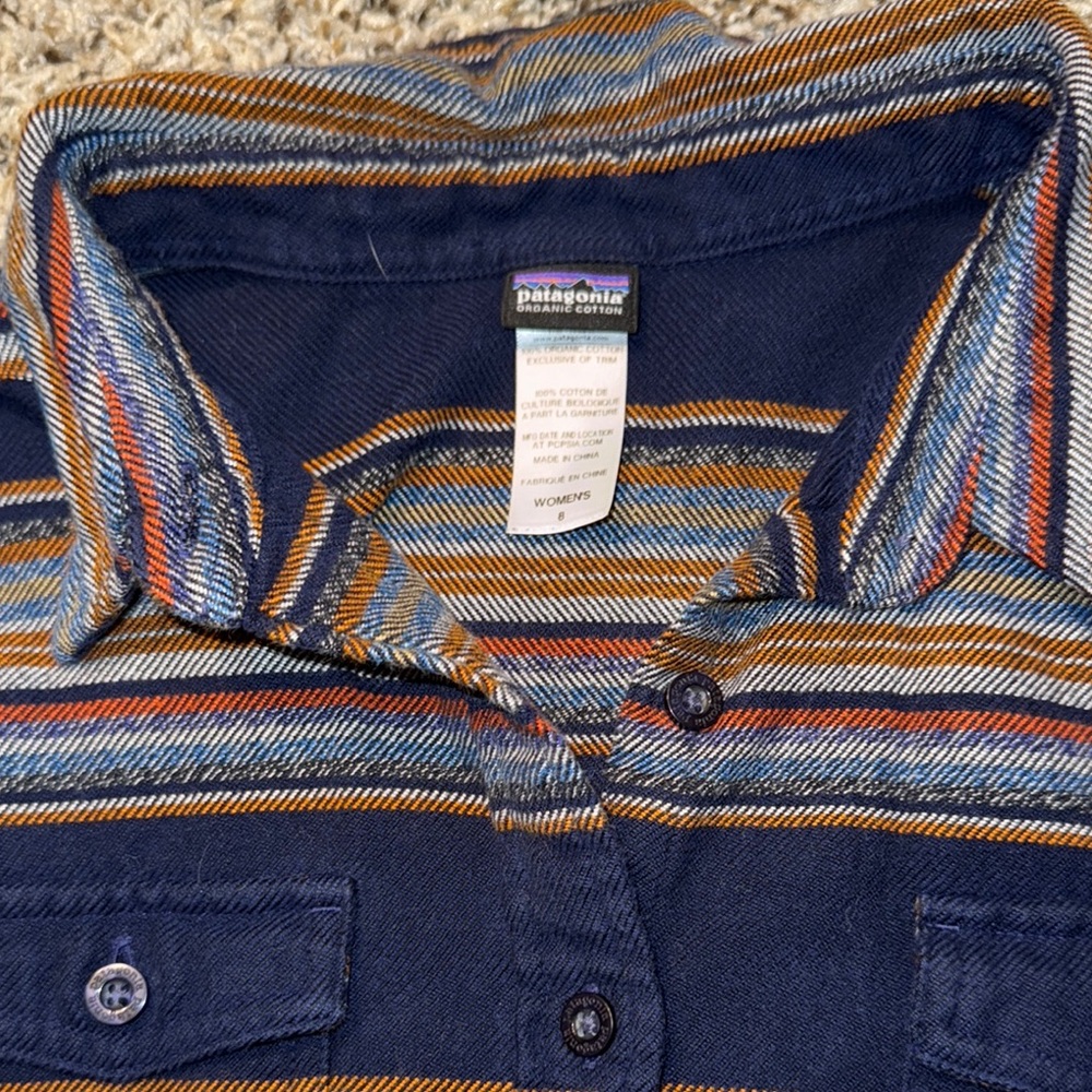 Patagonia Midweight Fjord Flannel Button-Up Shirt Women’s 8 EUC - Picture 3 of 5
